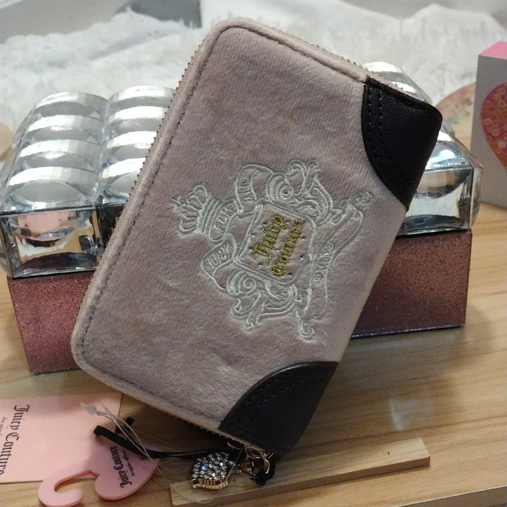 Juicy For All Double Zip Around Wallet Blush/ Brown 🆕
